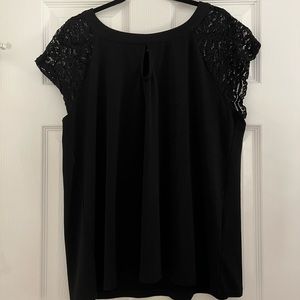 Torrid 2X blouse with lace sleeves